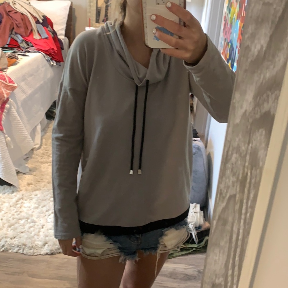 Gray high neck tie sweatshirt